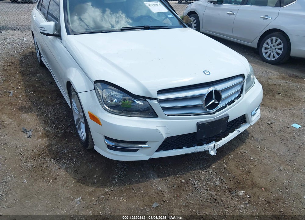 2013 MERCEDES-BENZ C CLASS VIN: WDDGF4HB9DR280132