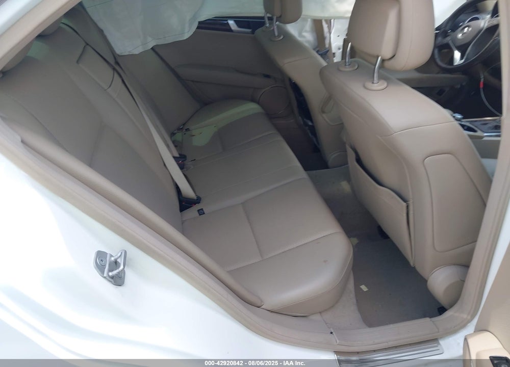 2013 MERCEDES-BENZ C CLASS VIN: WDDGF4HB9DR280132