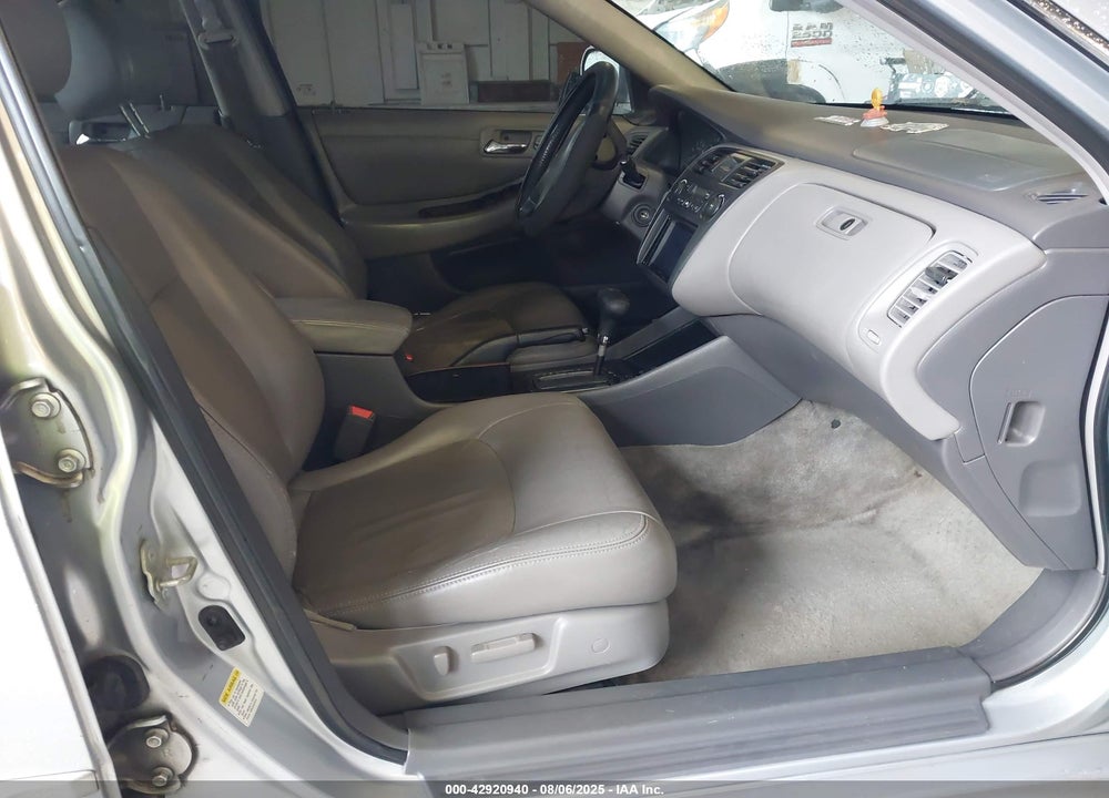 2002 HONDA ACCORD 3.0 EX VIN: 1HGCG16532A007279