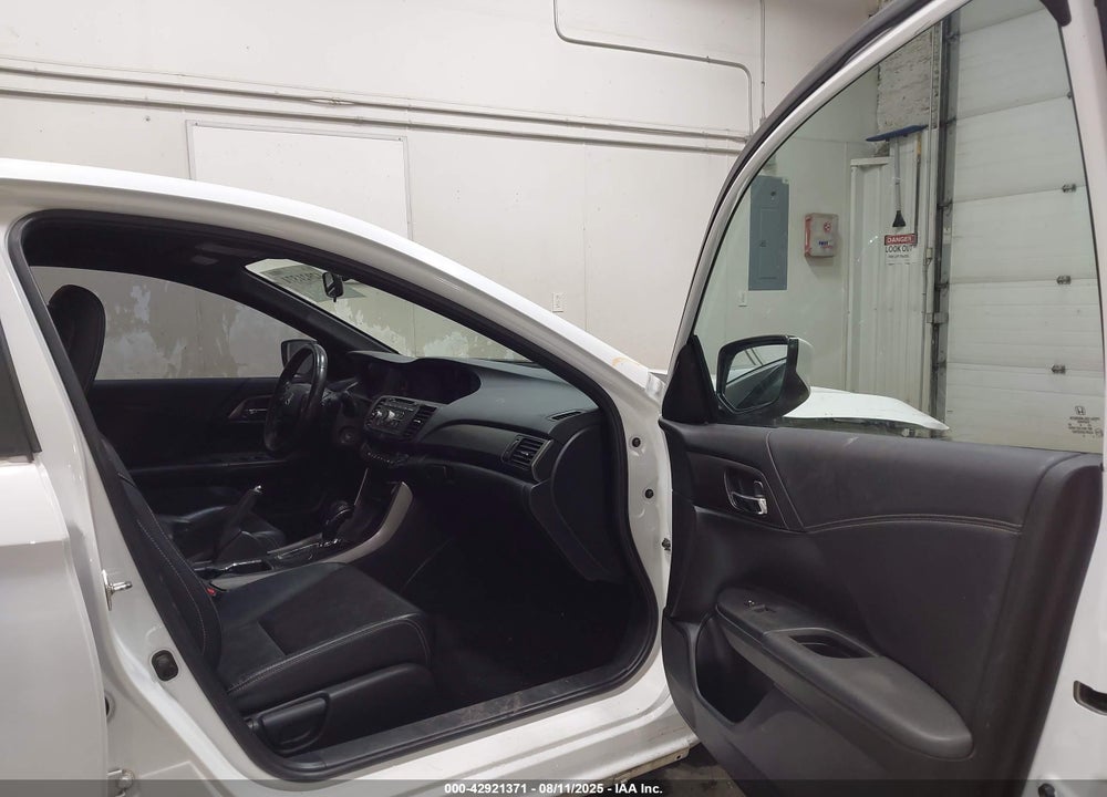 2016 HONDA ACCORD VIN: 1HGCR2F53GA241770