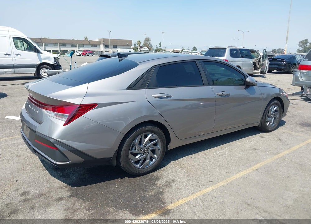 2024 HYUNDAI ELANTRA VIN: KMHLM4DGXRU774886