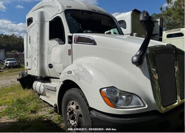 2020 KENWORTH T680 VIN: 1XKYDP9X8LJ346123