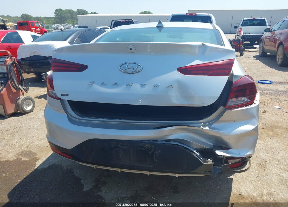 2020 HYUNDAI ELANTRA VIN: 5NPD84LF6LH526447