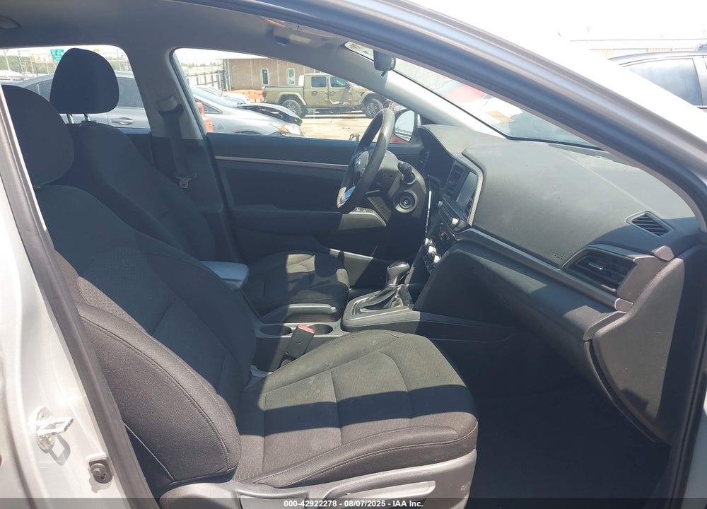 2020 HYUNDAI ELANTRA VIN: 5NPD84LF6LH526447