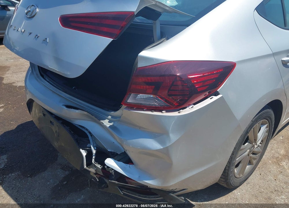 2020 HYUNDAI ELANTRA VIN: 5NPD84LF6LH526447