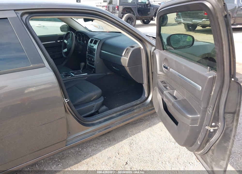 2009 DODGE CHARGER VIN: 2B3KA33V09H561811