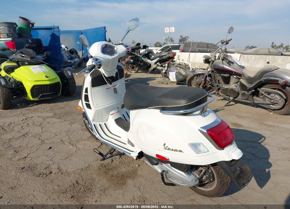 2023 VESPA GTS/SEI GIORNI 300 VIN: ZAPMD39MXP5100793