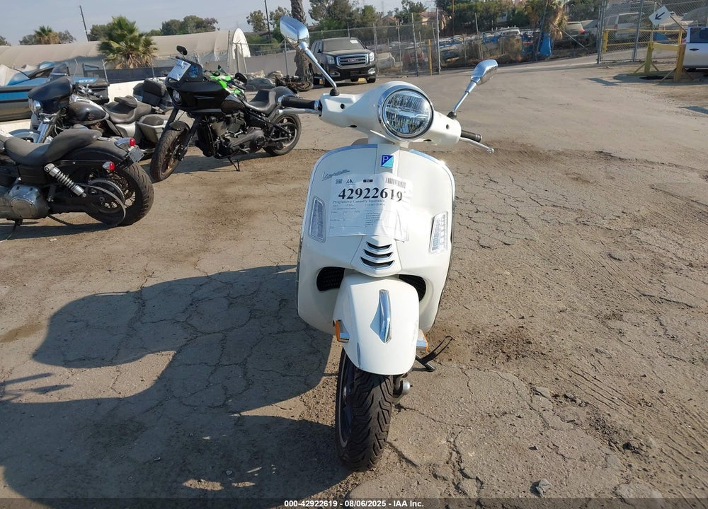 2023 VESPA GTS/SEI GIORNI 300 VIN: ZAPMD39MXP5100793