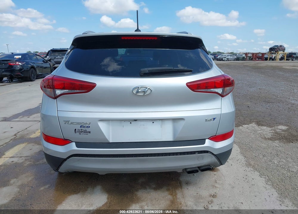 2017 HYUNDAI TUCSON VIN: KM8J33A25HU388680