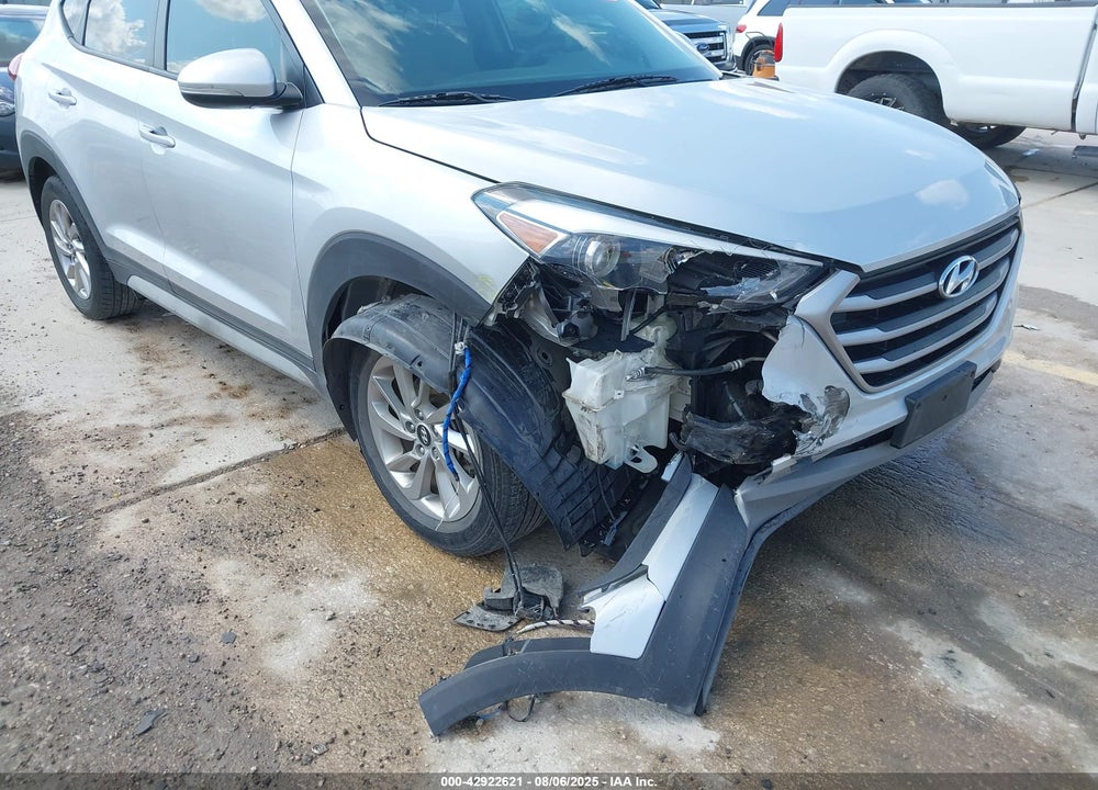 2017 HYUNDAI TUCSON VIN: KM8J33A25HU388680