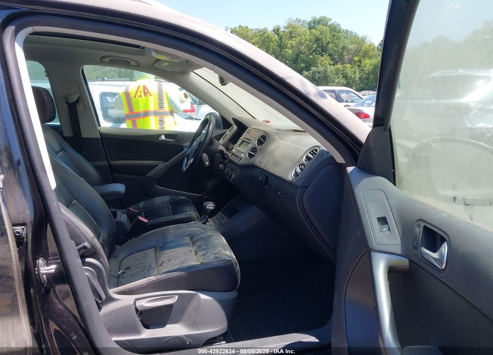 2009 VOLKSWAGEN TIGUAN VIN: WVGAV75N29W502193