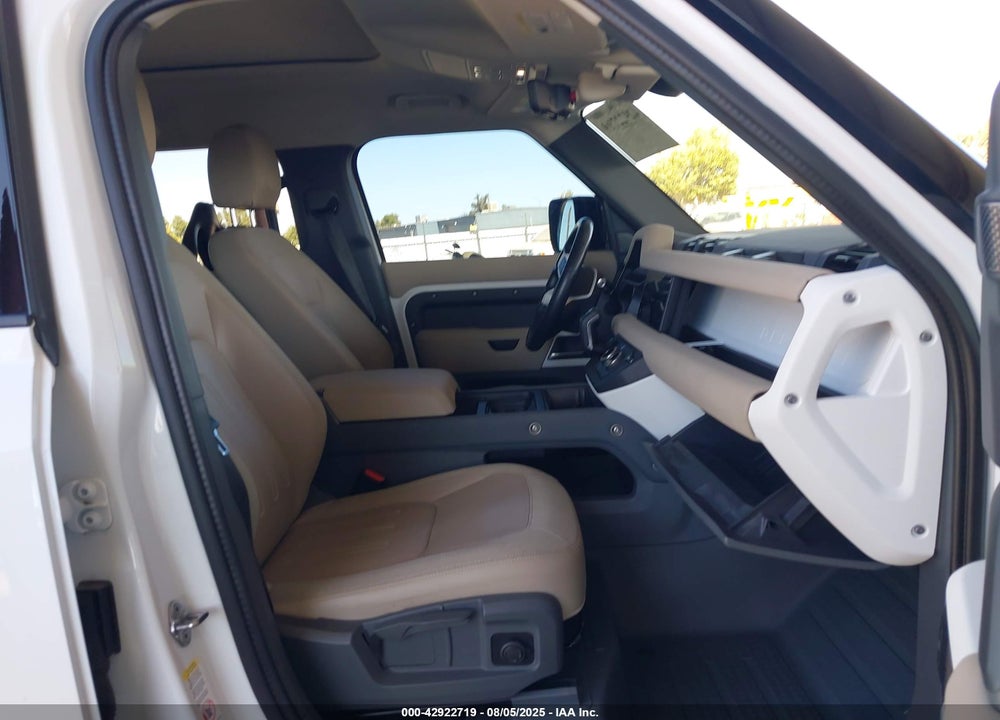 2021 LAND ROVER DEFENDER VIN: SALEJERX3M2035862