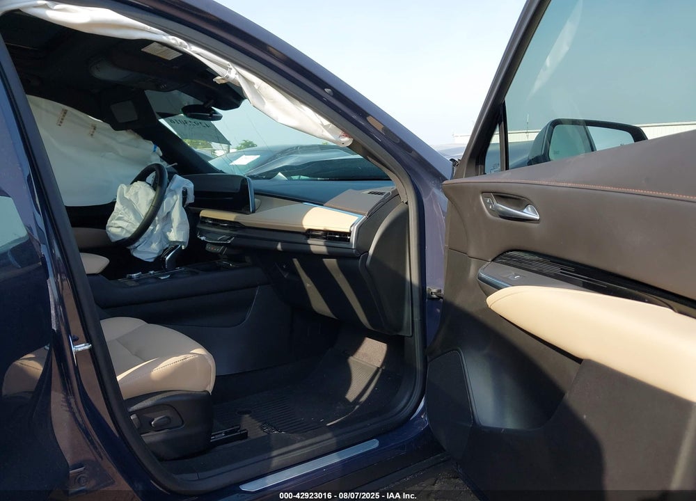 2024 CADILLAC XT4 VIN: 1GYFZBR42RF221640