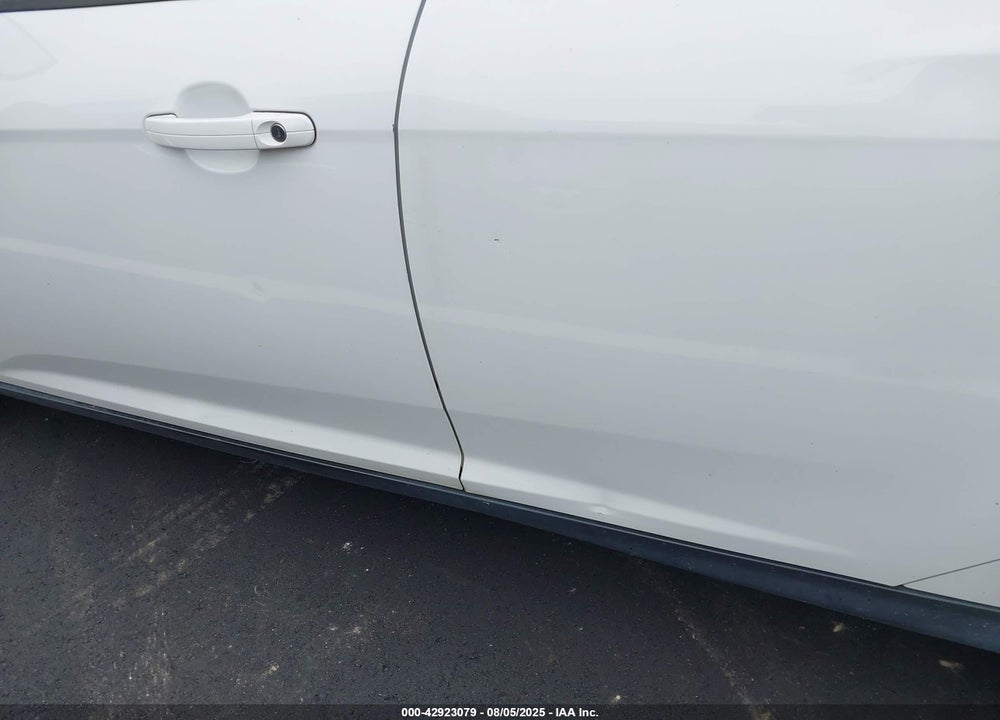 2013 FORD FOCUS VIN: 1FADP3F22DL325637