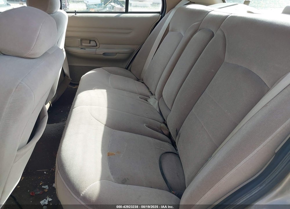2001 FORD CROWN VICTORIA LX VIN: 2FAFP74W21X131372