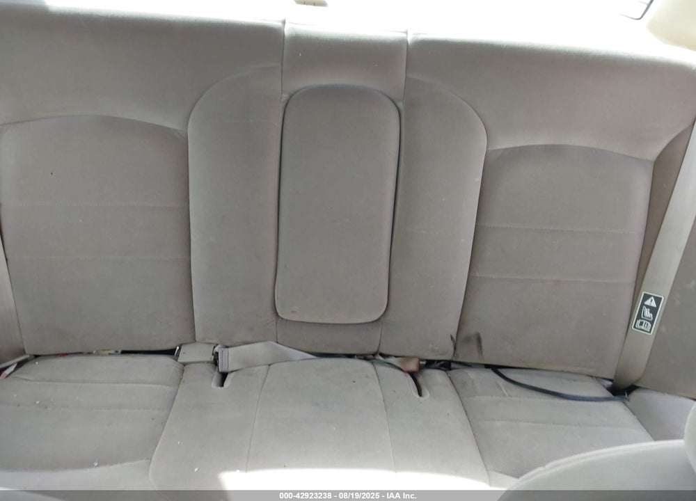 2001 FORD CROWN VICTORIA LX VIN: 2FAFP74W21X131372