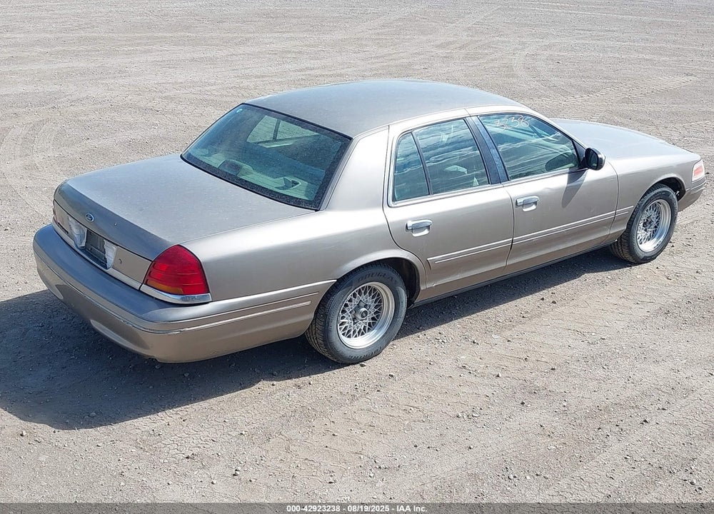 2001 FORD CROWN VICTORIA LX VIN: 2FAFP74W21X131372