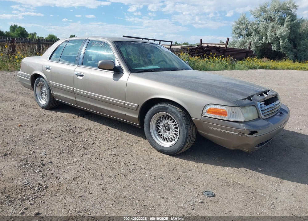 2001 FORD CROWN VICTORIA LX VIN: 2FAFP74W21X131372