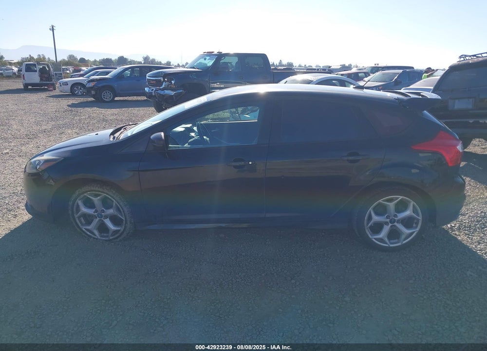 2013 FORD FOCUS VIN: 1FADP3L94DL244947