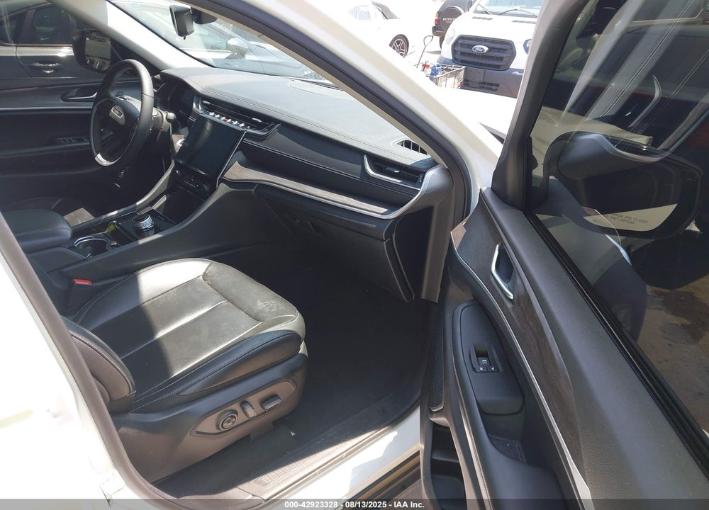2023 JEEP GRAND CHEROKEE VIN: 1C4RJGBG4PC648618