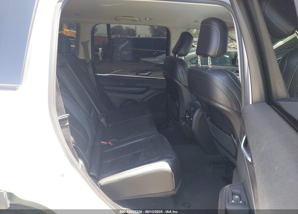 2023 JEEP GRAND CHEROKEE VIN: 1C4RJGBG4PC648618