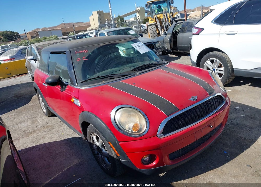 2009 MINI COOPER VIN: WMWMF33509TW77258