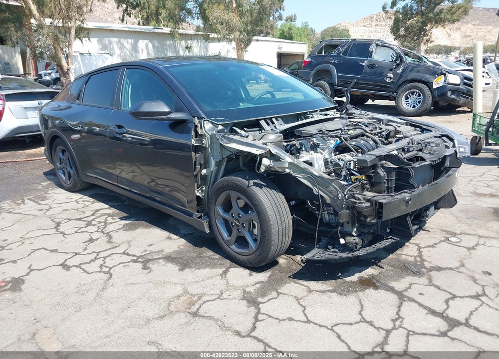 2025 KIA K4 LXS VIN: 3KPFT4DE8SE040223