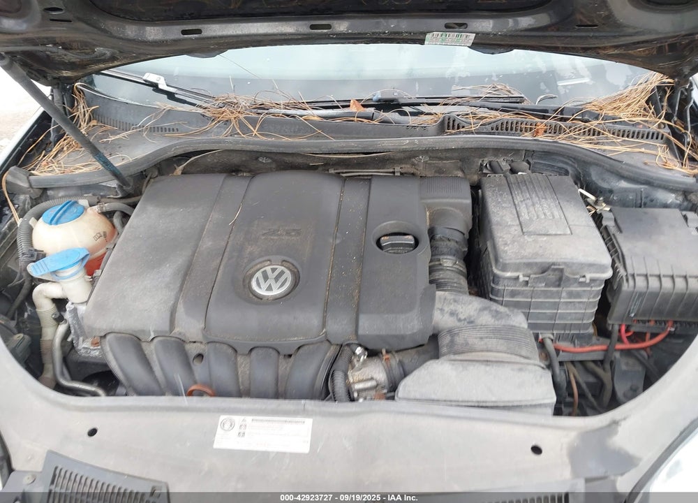 2010 VOLKSWAGEN JETTA VIN: 3VWRX7AJ8AM115847