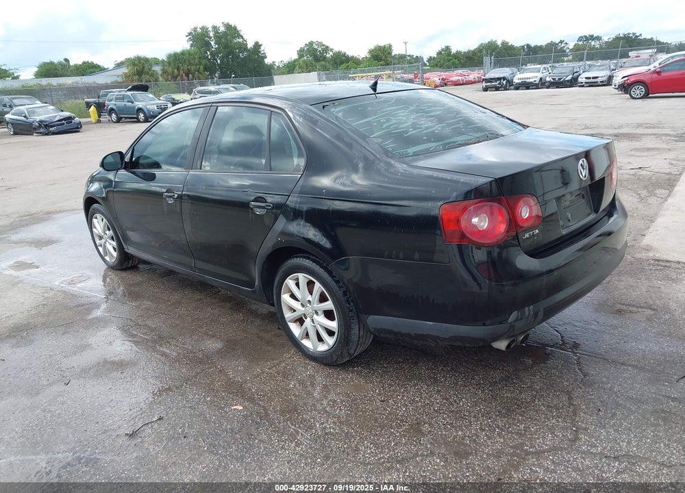 2010 VOLKSWAGEN JETTA VIN: 3VWRX7AJ8AM115847
