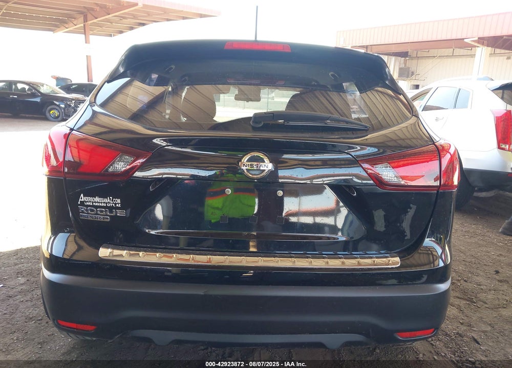 2017 NISSAN ROGUE SPORT VIN: JN1BJ1CPXHW000636