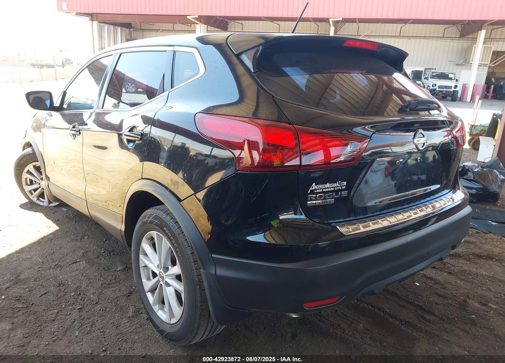 2017 NISSAN ROGUE SPORT VIN: JN1BJ1CPXHW000636