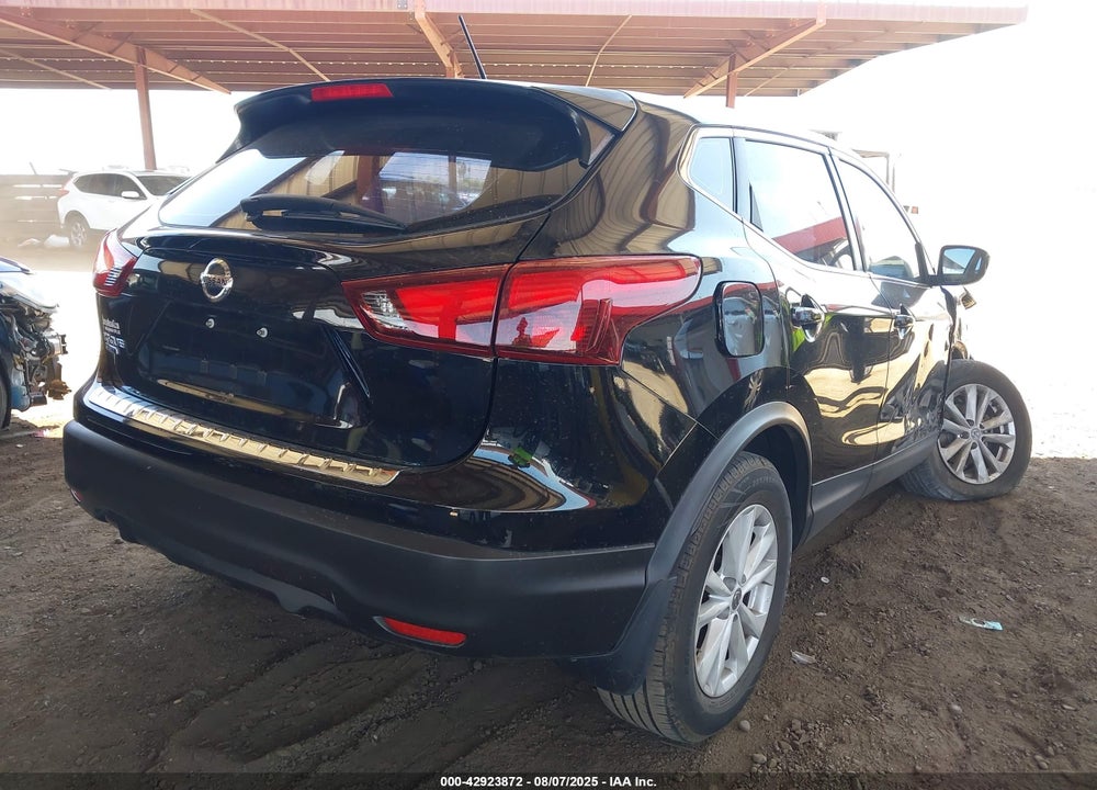 2017 NISSAN ROGUE SPORT VIN: JN1BJ1CPXHW000636