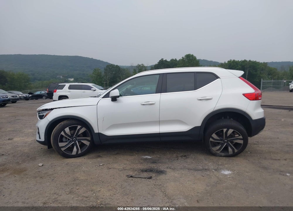 2024 VOLVO XC40 VIN: YV4L12UE5R2230319