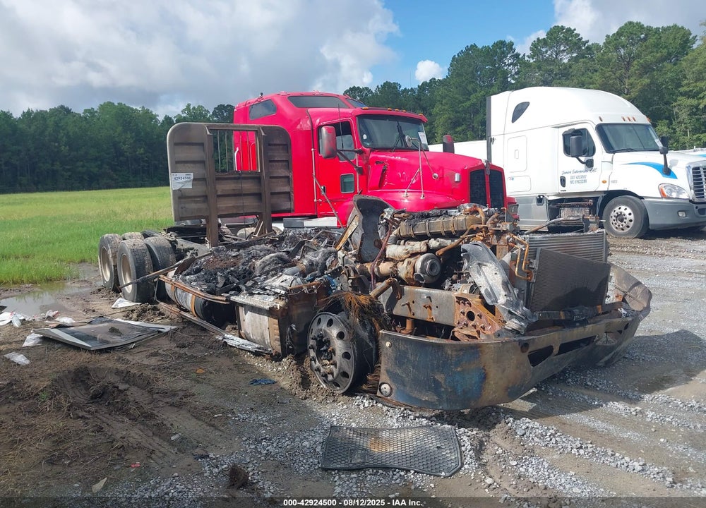 2014 FREIGHTLINER CASCADIA 125 VIN: 3AKJGLD58ESFX5573