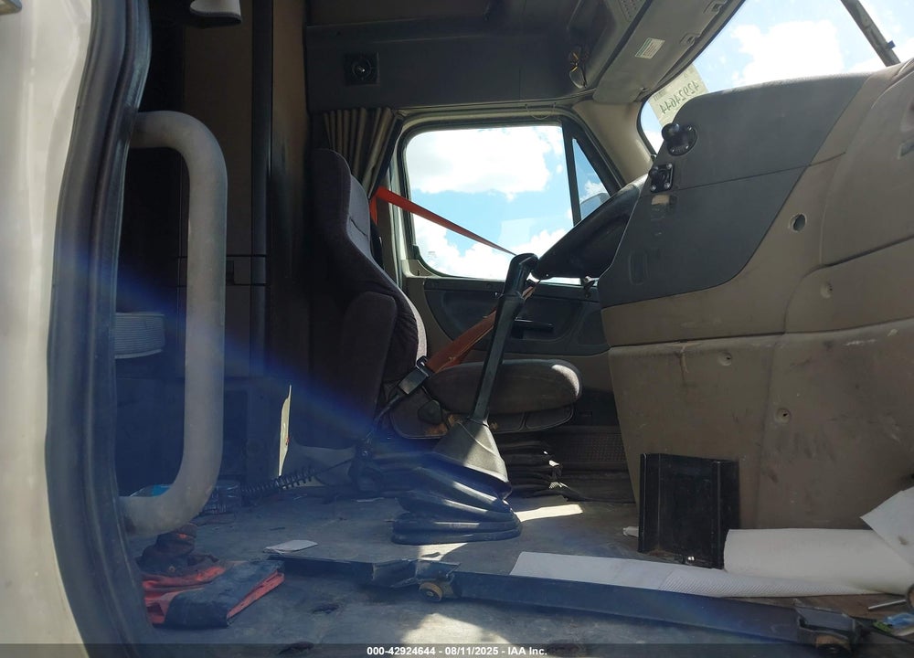 2016 FREIGHTLINER CASCADIA 113 VIN: 3AKJGHDV6GSGV2621