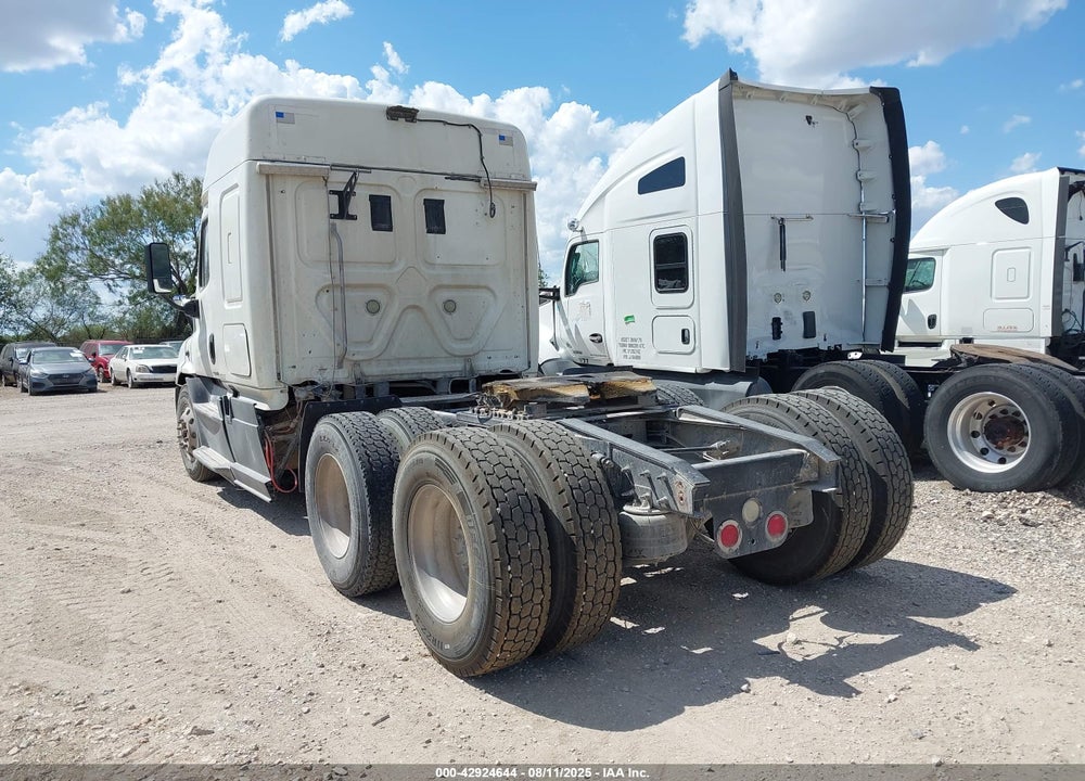 2016 FREIGHTLINER CASCADIA 113 VIN: 3AKJGHDV6GSGV2621