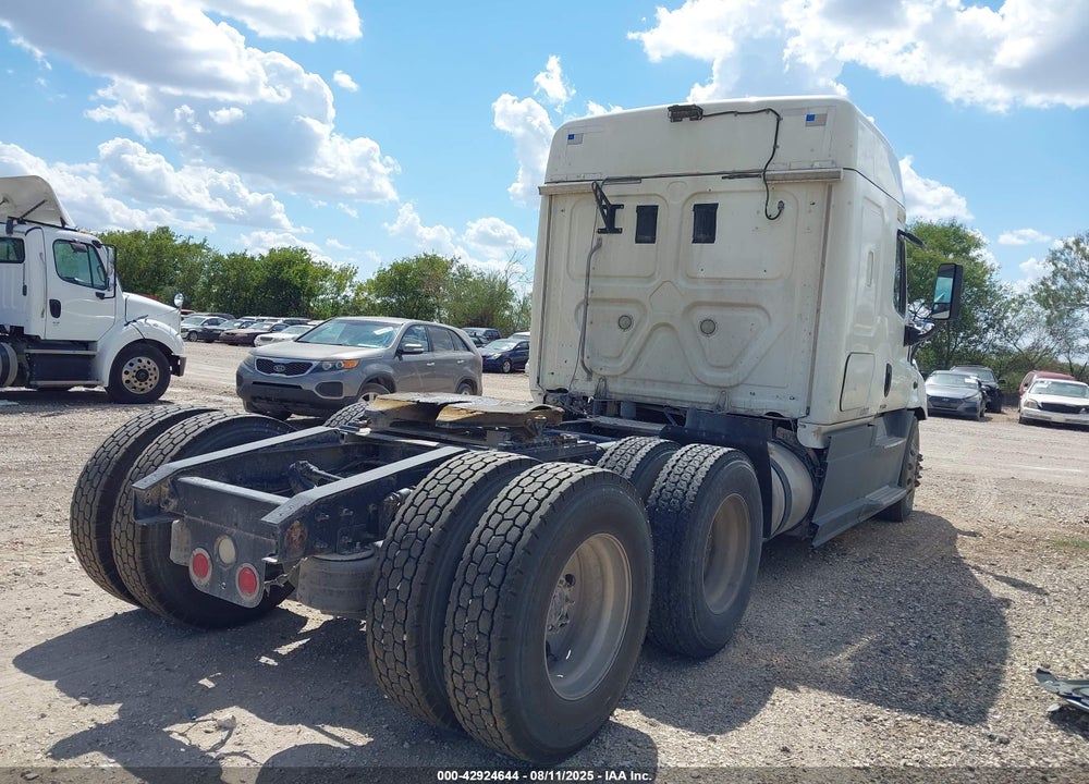 2016 FREIGHTLINER CASCADIA 113 VIN: 3AKJGHDV6GSGV2621
