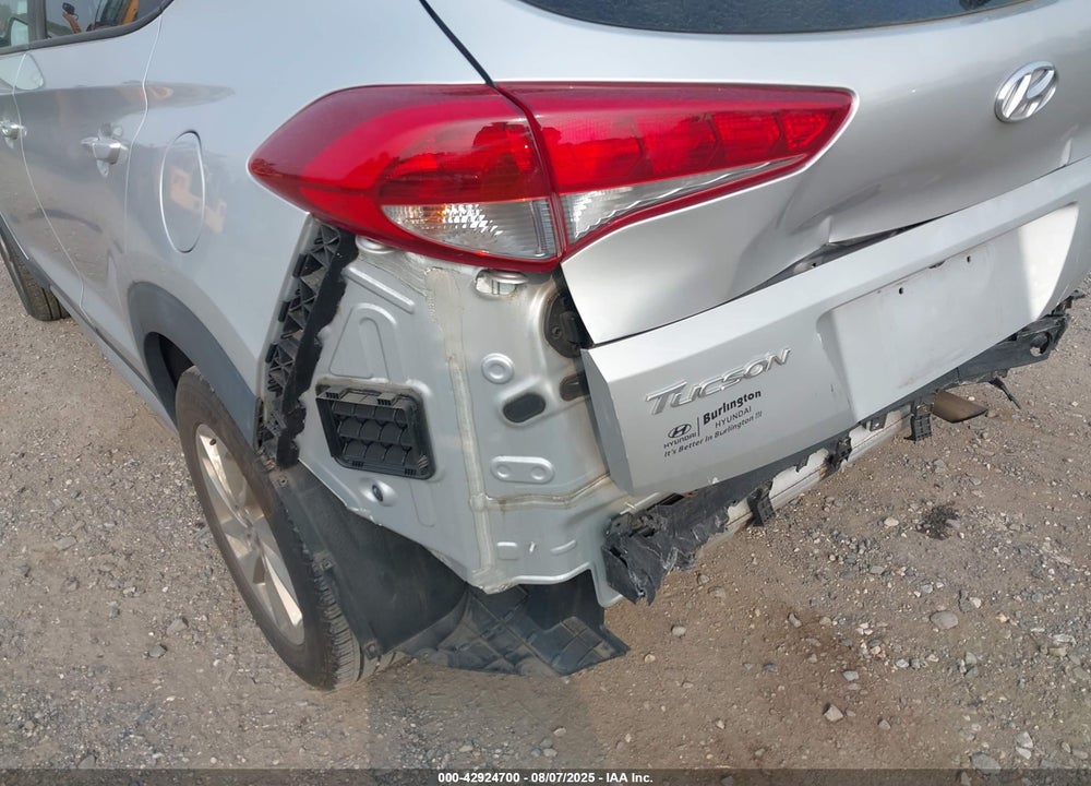 2017 HYUNDAI TUCSON VIN: KM8J3CA43HU529103