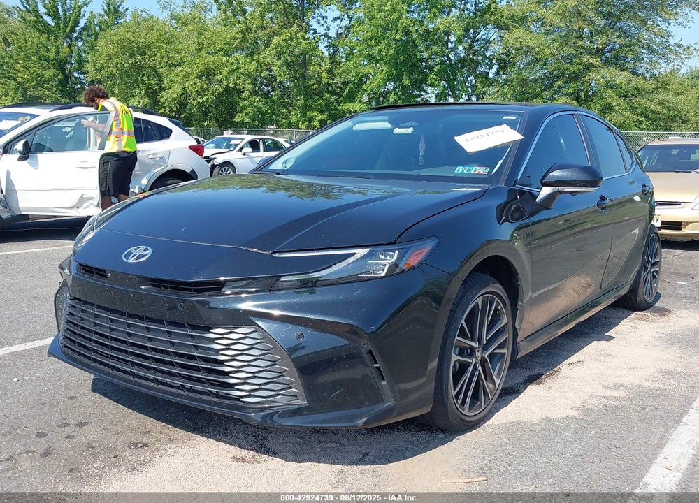 2025 TOYOTA CAMRY XLE VIN: 4T1DBADK7SU000520