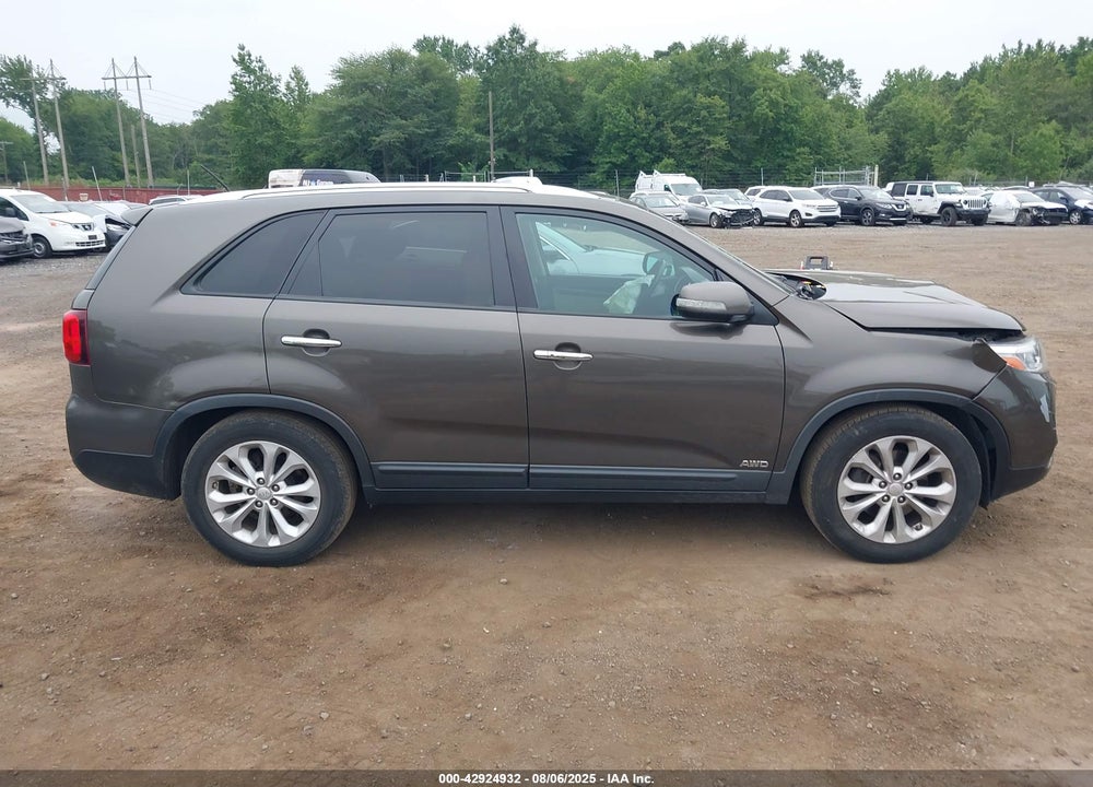 2014 KIA SORENTO VIN: 5XYKUDA72EG431005