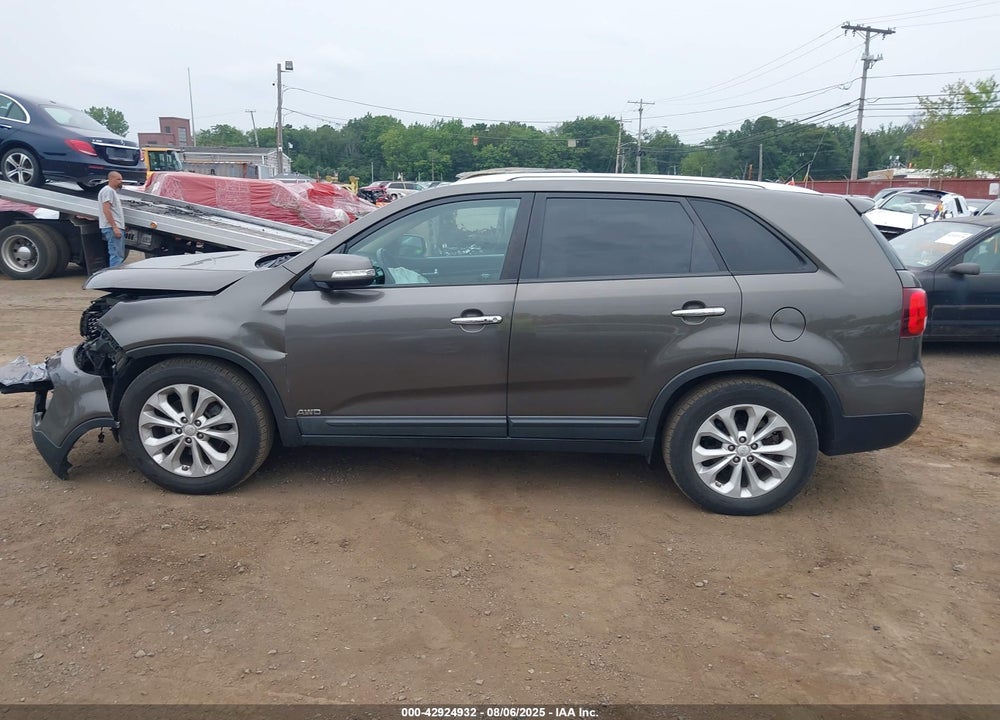 2014 KIA SORENTO VIN: 5XYKUDA72EG431005