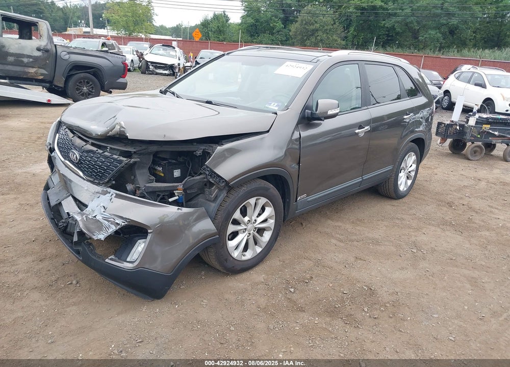 2014 KIA SORENTO VIN: 5XYKUDA72EG431005