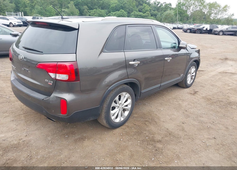 2014 KIA SORENTO VIN: 5XYKUDA72EG431005