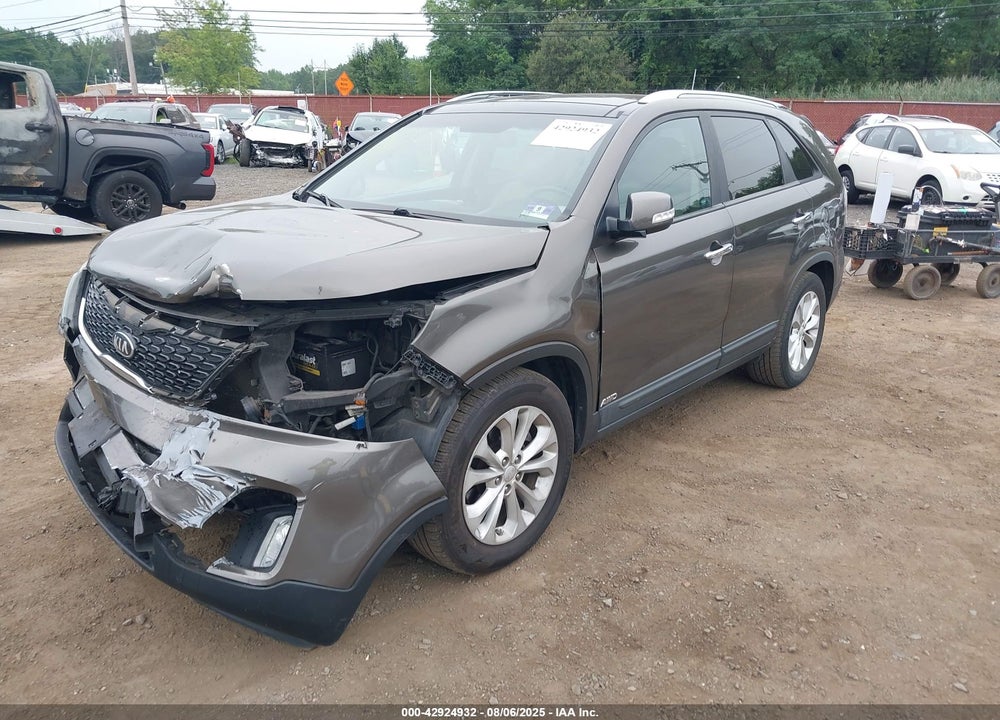 2014 KIA SORENTO VIN: 5XYKUDA72EG431005