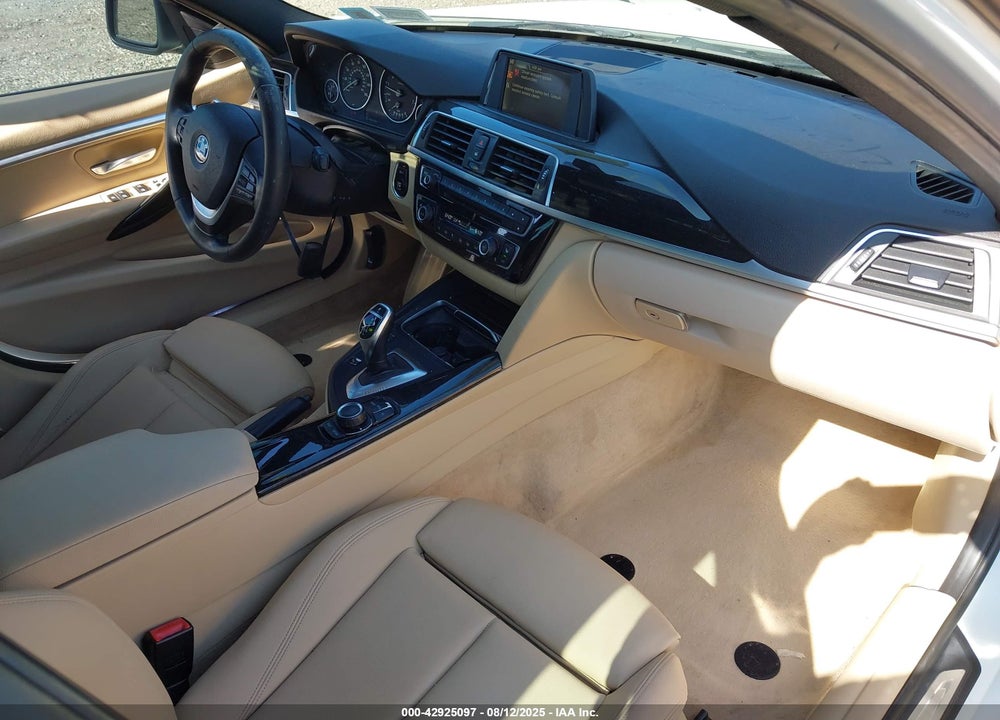 2016 BMW 3 SERIES VIN: WBA8E9G52GNU28706