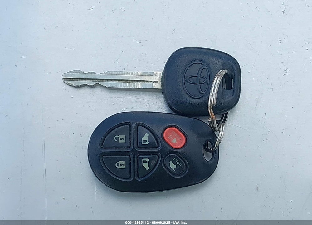 2011 TOYOTA SIENNA XLE V6 VIN: 5TDYK3DC9BS084659