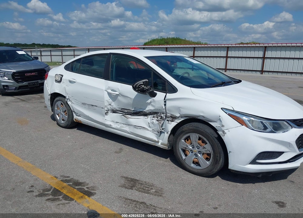 2017 CHEVROLET CRUZE VIN: 1G1BC5SM2H7126188