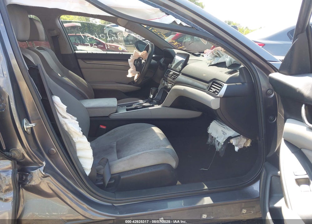 2018 HONDA ACCORD VIN: 1HGCV1F13JA258322