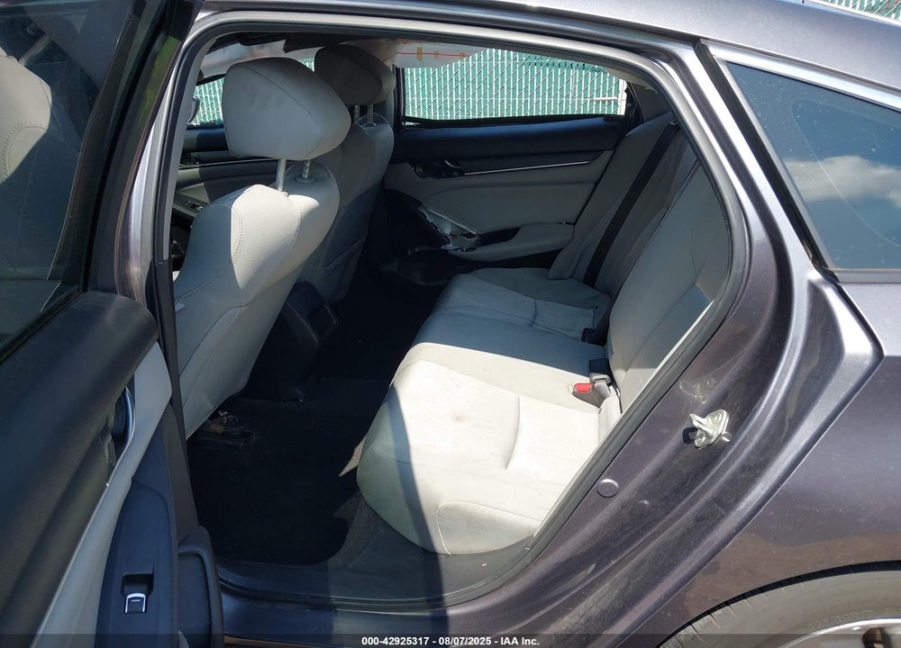 2018 HONDA ACCORD VIN: 1HGCV1F13JA258322