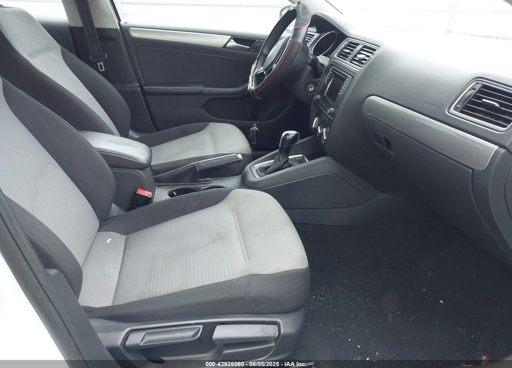 2018 VOLKSWAGEN JETTA VIN: 3VW2B7AJ8JM263531